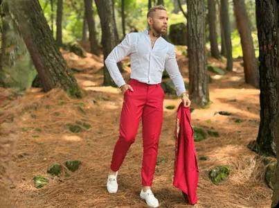 Adil_aminn What if we escape together here? зображення 4