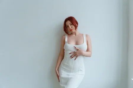 LisaVampの💮 The white lust 🤍の 3枚の写真