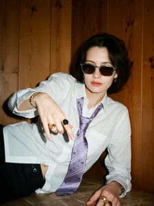 LxayBloom OUTSIDER Foto 2