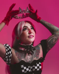 Evangelyne_1: RED QUEEN ( 3 фото)