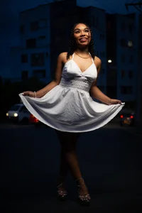 SkylerBloomm sensual dress зображення 2