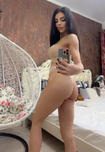 LaraDivine ❤️ Fit babe 🎀 Foto 5