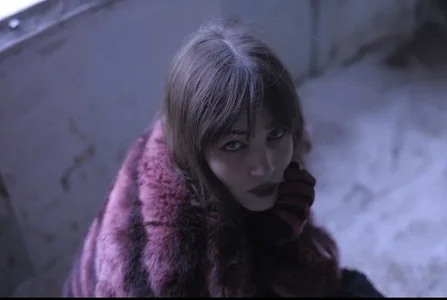 ElisabethIce: Public ( 5 фото)