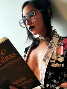 Nyx_Blackmoon Black kimono. Dark lips. Calm energy Poză 7