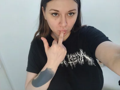 AlisaGlass Public Pic