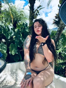 amber_colliiins A little bit of me for you Pic 4