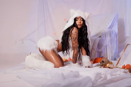 AlissonRossi I am your favorite wolf 🎇🎃 Pic 5