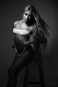 Kollinn_ Forbidden Beauty  2. fénykép