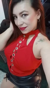 VickyJohnson1 💖Red Lips, Leather Hips 💘 Gambar 2