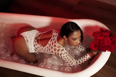 Shantaall_sexy girl in withe图片 3