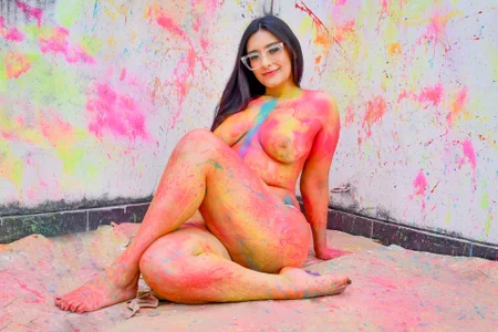 Isis_Osman painting session Pic