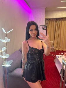 Natasha-Moon Public Pic 2