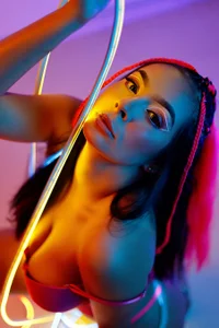 BrendaBrooks: NEON ( 2 фото)