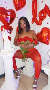 JadaMillss Will you be my Valentine? 💘🌹 Foto 6