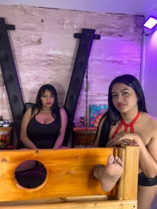 torture the feet of the mistress? 🔥😋 de Madame_pain_  6 Imagens