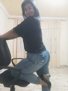 cinderella_jackson Ready to enter your door 🖤 รูป  6