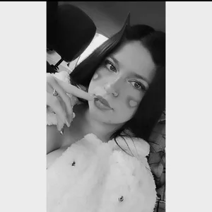 1emma_boobs Public Fotka