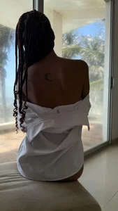 daphneandrade relaxed day Pic 2