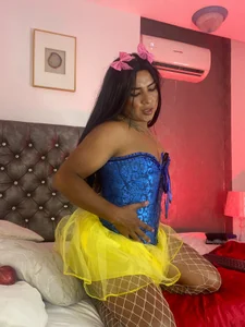 SiennaLane Snow White 🍎 - {count, plural, one {תמונה אחת} two {שתי תמונות} many {# תמונות} other {# תמונות}}