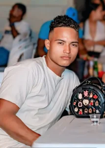 Noahlang_01 Feliz Pic 4