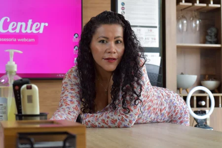 AkyraEbonyy Public รูป  3