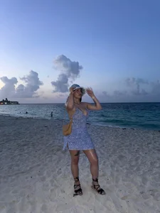 Katalina_Alvarezz Summer gril 😎🏖️☀️ Bilde 3
