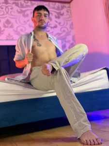 VynnyBlacke_ SHIRT ON. PANTS TIGHT. DESIRE UNDENIABLE🖤 Hình 8