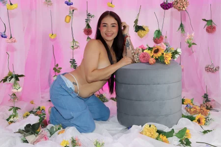 Ashley_Evans22 Kissed by Flowers Foto 6