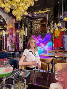 emmii_miu: Behind the Screen 🤫 ( 5 фото)