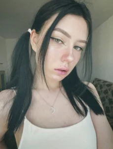 YellyRoberta Public Bilde