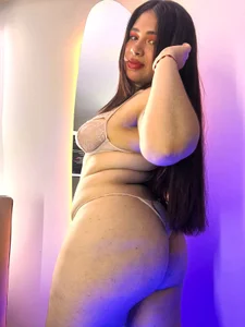 rouxinferno_cr Look at me... but don't trust yourself💋 Foto 2