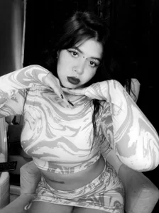 sara_winehouse1 white & black Foto 2