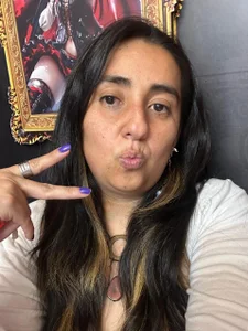Alucard_Hellsiing Thick legs and sexy feet🍒🔥  3টি ছবি