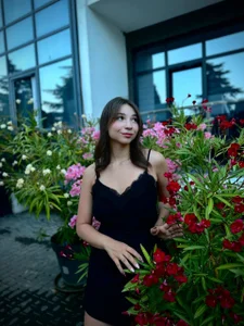 Beg_me_now Have you looked? Now think about what lies behind what the prince sees. Pic