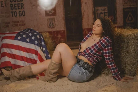 victoria_becker_ Cowgirl🤠 รูป  3
