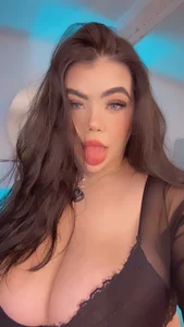 Harmonybabe_ My eyes are already seeing what I want 😏 Immagine 