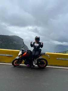 Student_of_Bdsm traveling on my motorcycle Foto 4