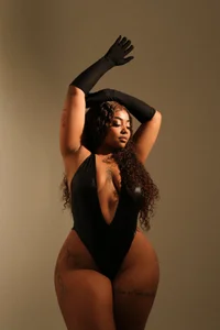 The elegance and the purity here🖤 de pamela_west Foto 4