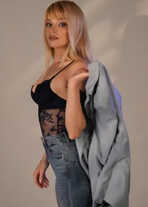 BritneyHudson Office Shooting Pic 3