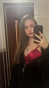 Alyssa_Thornwod No Filters, No Fabric Pic