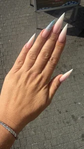 Anna-LustigOfficial New nails 💅🥰 Foto 2