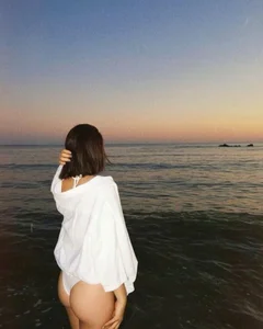 Yunni18's Sunset Sex Photo 1