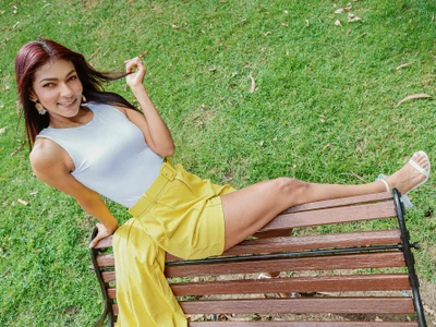 HannaPetit elegant yellow suit Pic 6