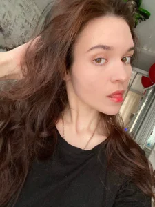 DelindaToste15.02图片 2