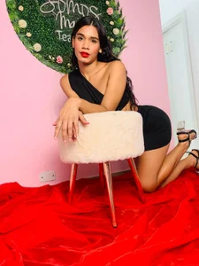 beauty ebony od ChloeWiillow  3 snímek