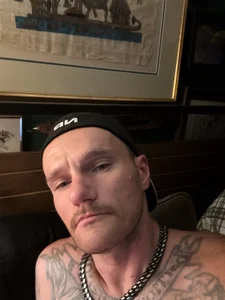 UnCuTupTheBuTT Public Pic