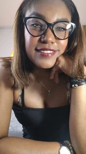 kamala_a 🤍🖤  2টি ছবি