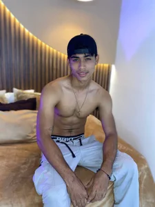 zander_2120 I am Zander Foto 6