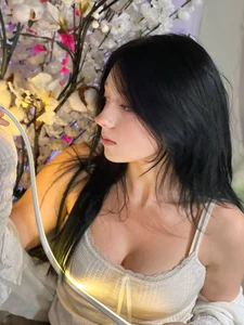 Hanako_Rey In Flowers / 꽃 속에 Immagine  2