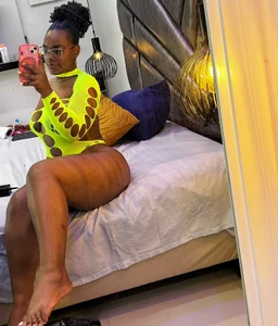 HannaaGates Sweet & Slutty Vibes 💋 Pic 2